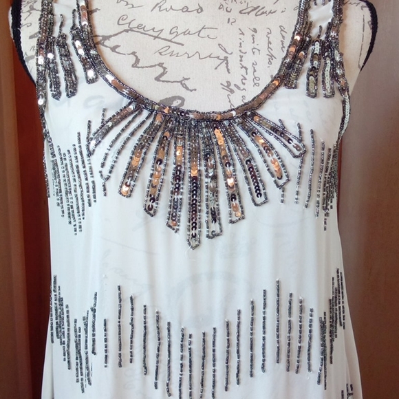 ANGL..BLACK. AND .WHITE TOP . POLYESTER - Picture 7 of 8